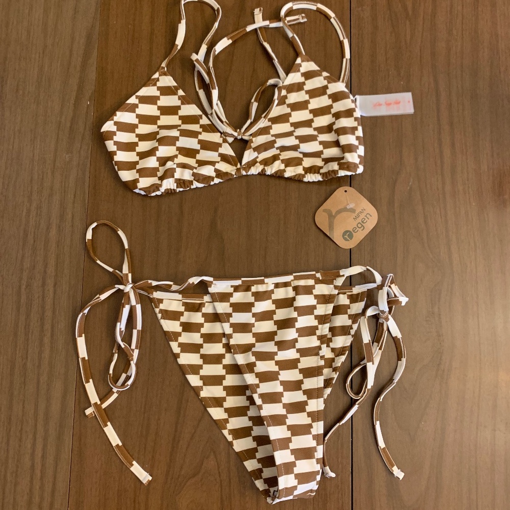 NWT two piece ‘Lisa says Gah’ bikini brand new